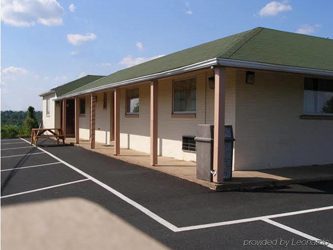 Red Carpet Inn & Suites New Cumberland Luaran gambar